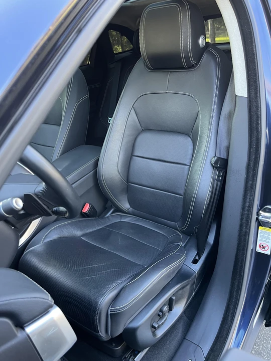 2017 Jaguar F-Pace - Image 26 of 31