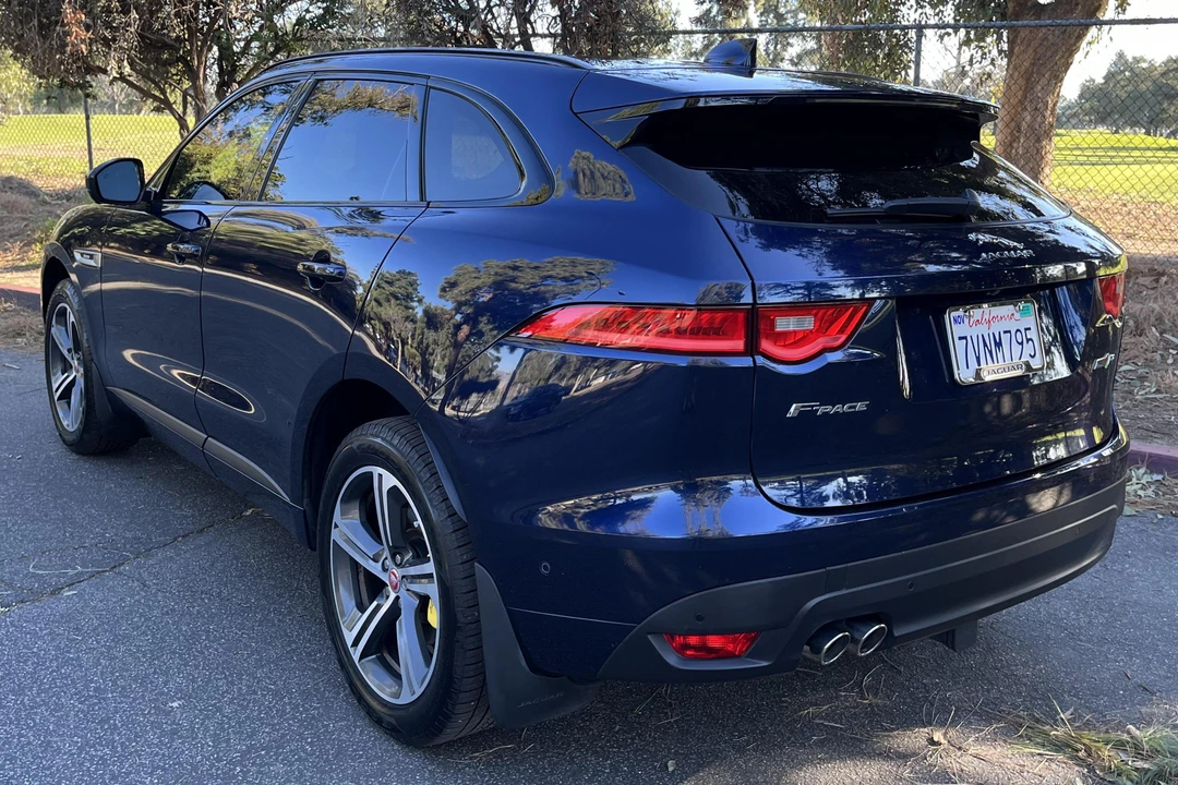 2017 Jaguar F-Pace - Image 4 of 31
