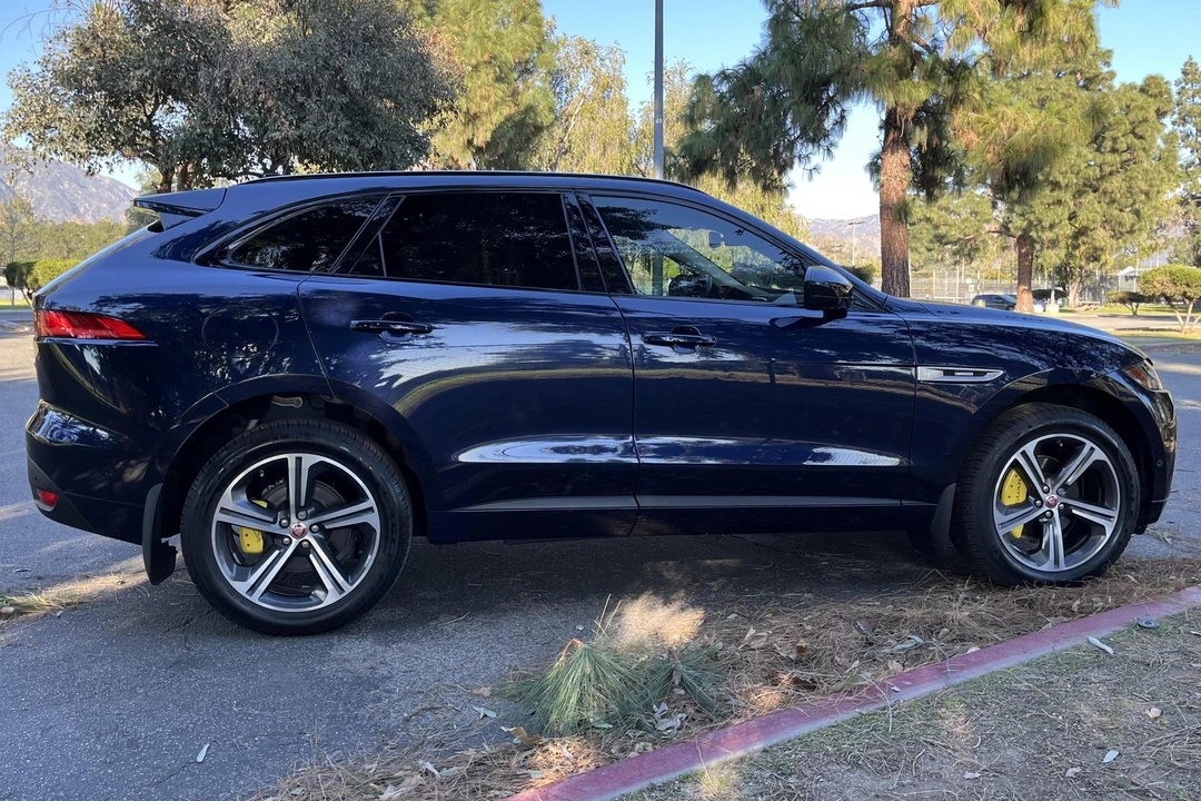 2017 Jaguar F-Pace - Image 3 of 31