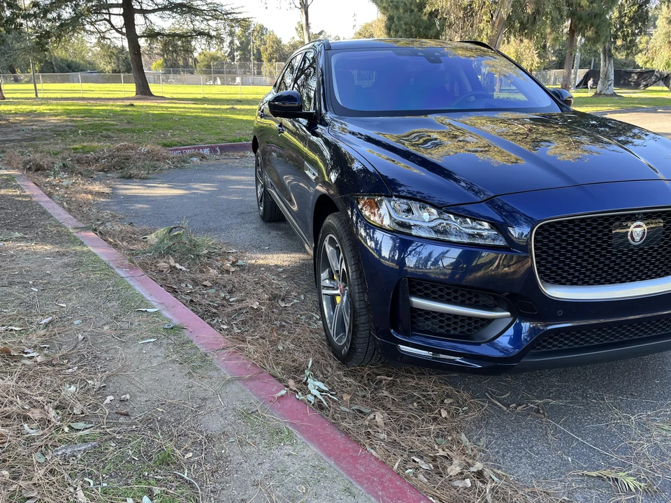 2017 Jaguar F-Pace - Image 8 of 31