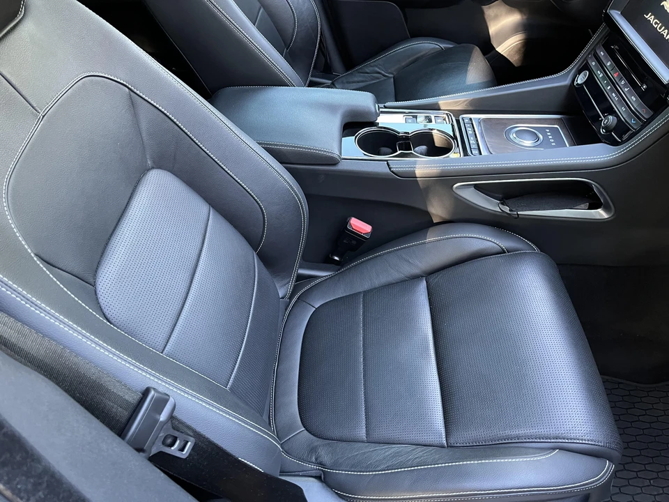 2017 Jaguar F-Pace - Image 31 of 31