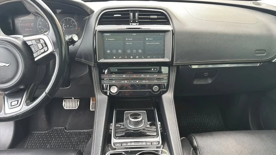 2017 Jaguar F-Pace - Image 7 of 20