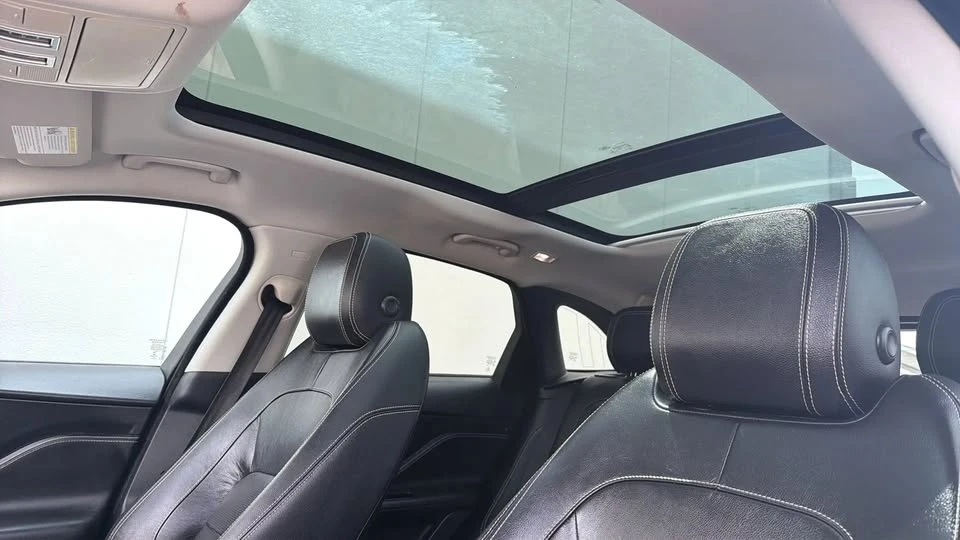2017 Jaguar F-Pace - Image 11 of 20