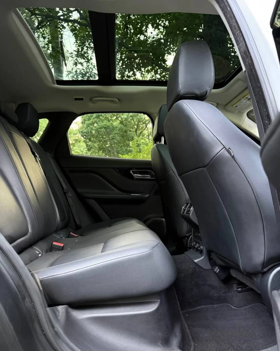 2017 Jaguar F-Pace - Image 10 of 22