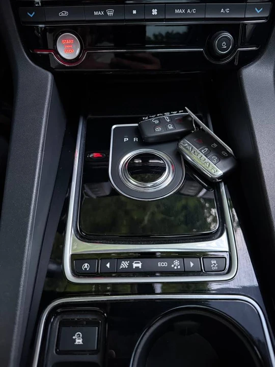 2017 Jaguar F-Pace - Image 22 of 22