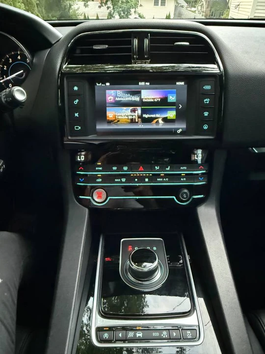2017 Jaguar F-Pace - Image 15 of 22