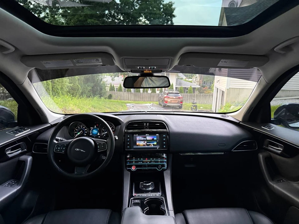 2017 Jaguar F-Pace - Image 17 of 22