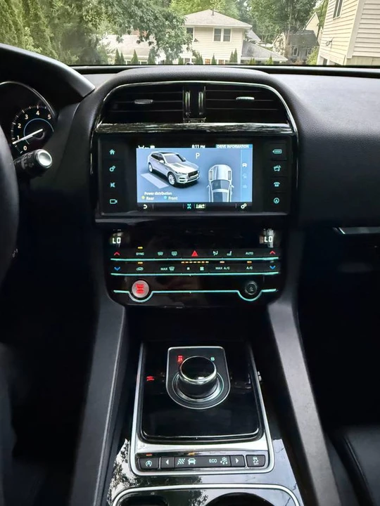 2017 Jaguar F-Pace - Image 21 of 22