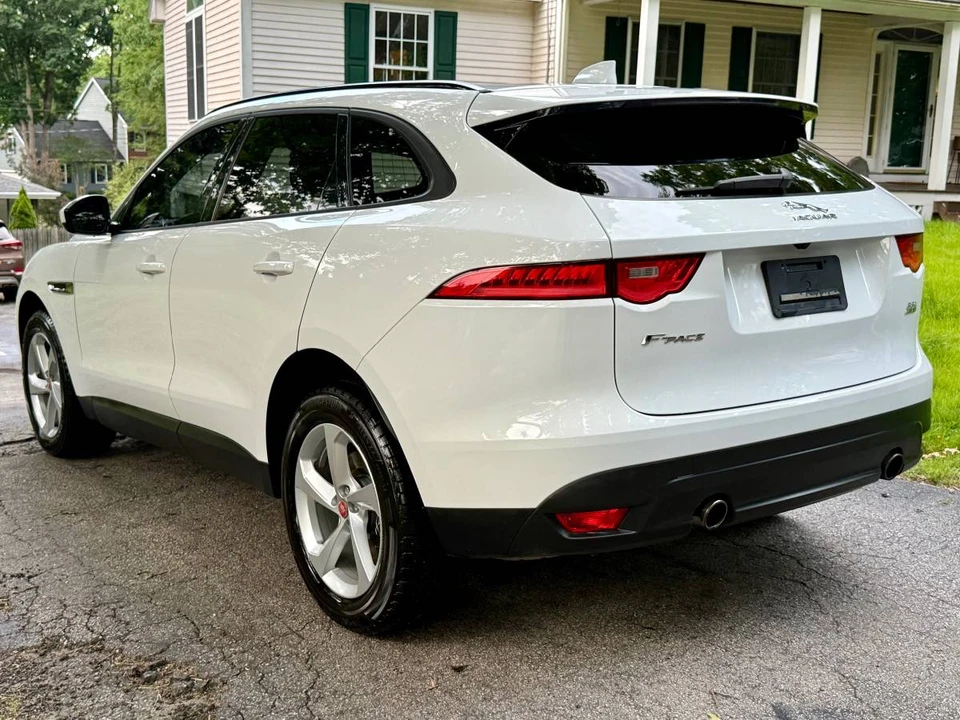 2017 Jaguar F-Pace - Image 7 of 22