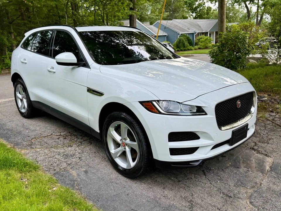 2017 Jaguar F-Pace - Image 3 of 22