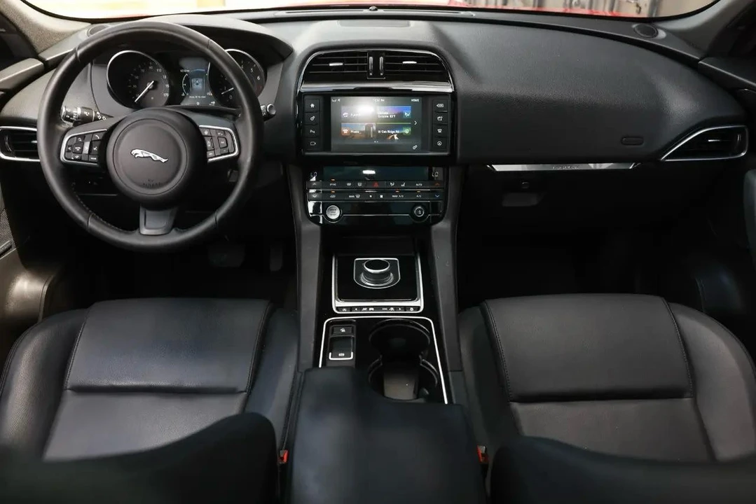 2017 Jaguar F-Pace - Image 2 of 21