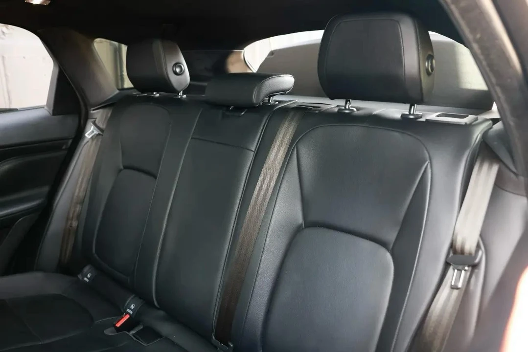 2017 Jaguar F-Pace - Image 9 of 21