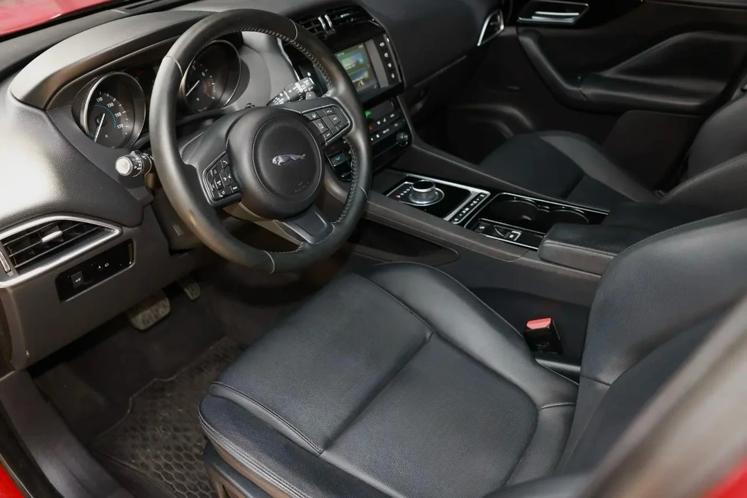 2017 Jaguar F-Pace - Image 5 of 21
