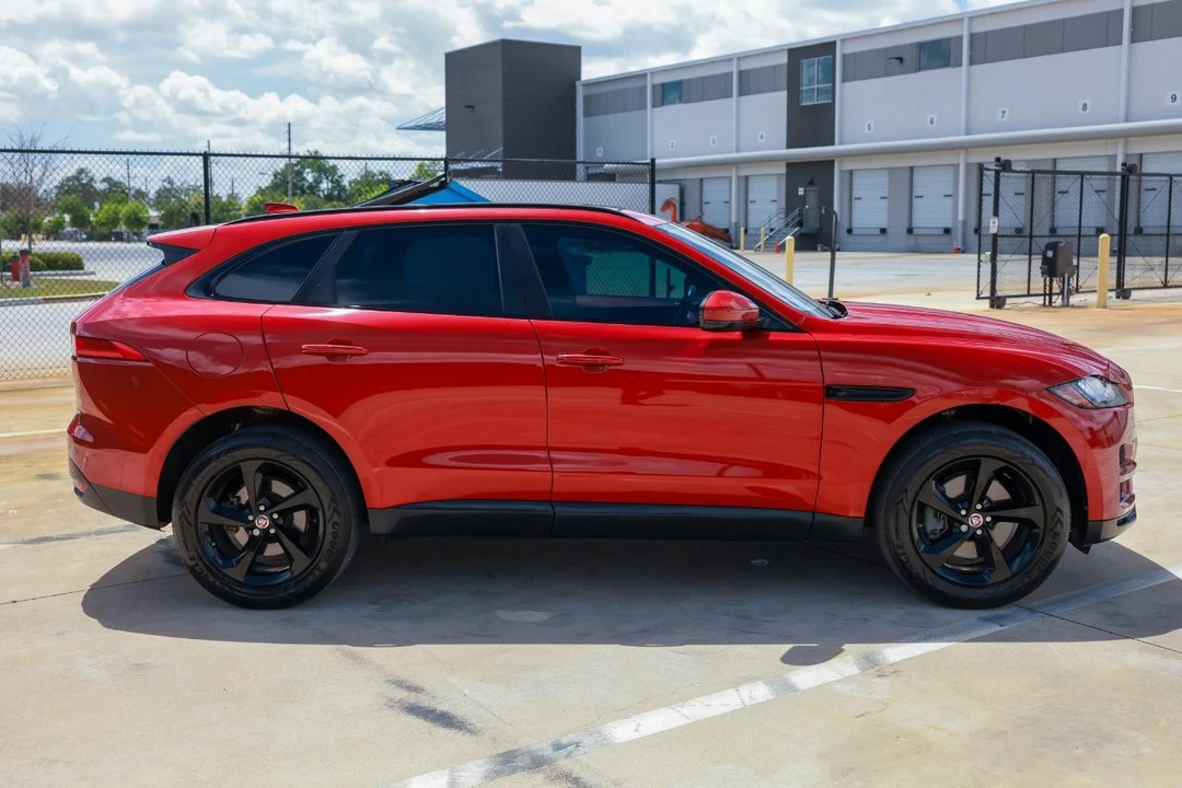 2017 Jaguar F-Pace - Image 14 of 21