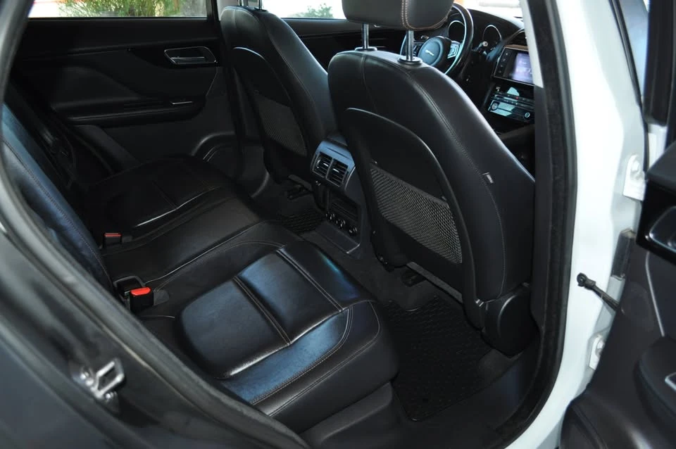 2017 Jaguar F-Pace - Image 14 of 18