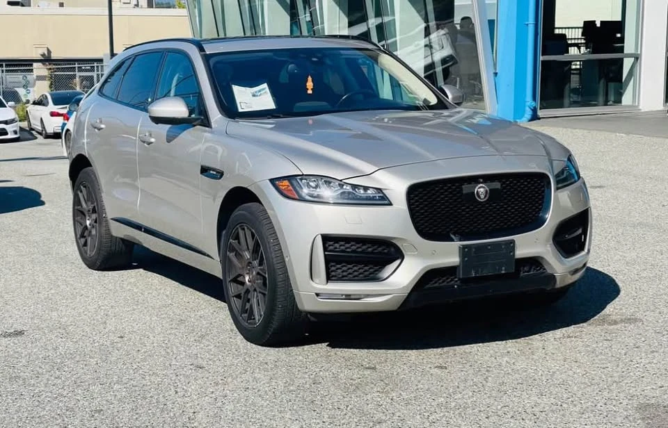 2017 Jaguar F-Pace - Image 7 of 12