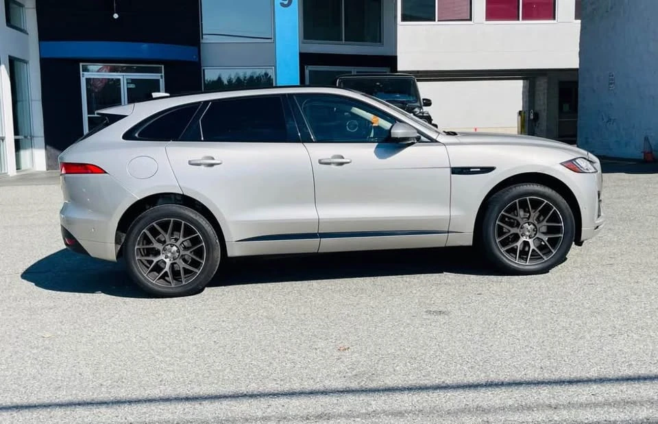 2017 Jaguar F-Pace - Image 6 of 12