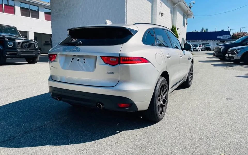 2017 Jaguar F-Pace - Image 5 of 12