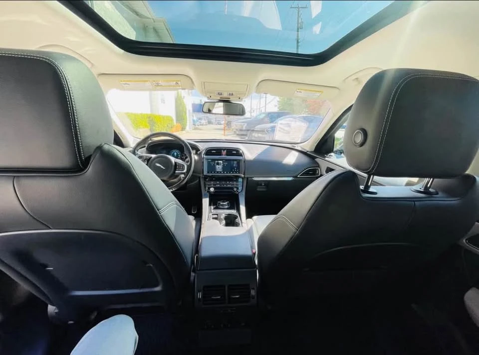 2017 Jaguar F-Pace - Image 11 of 12