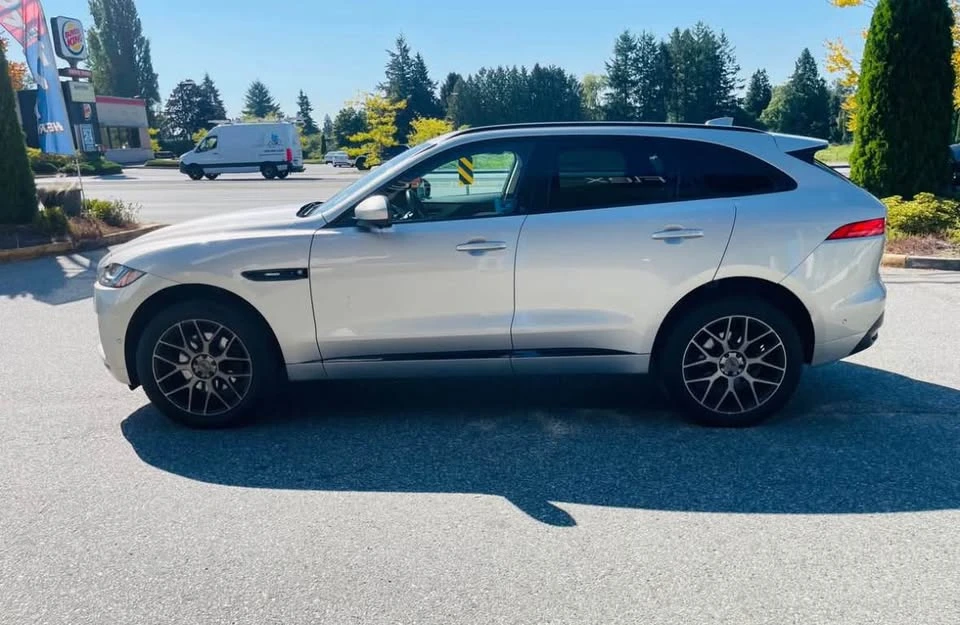2017 Jaguar F-Pace - Image 3 of 12