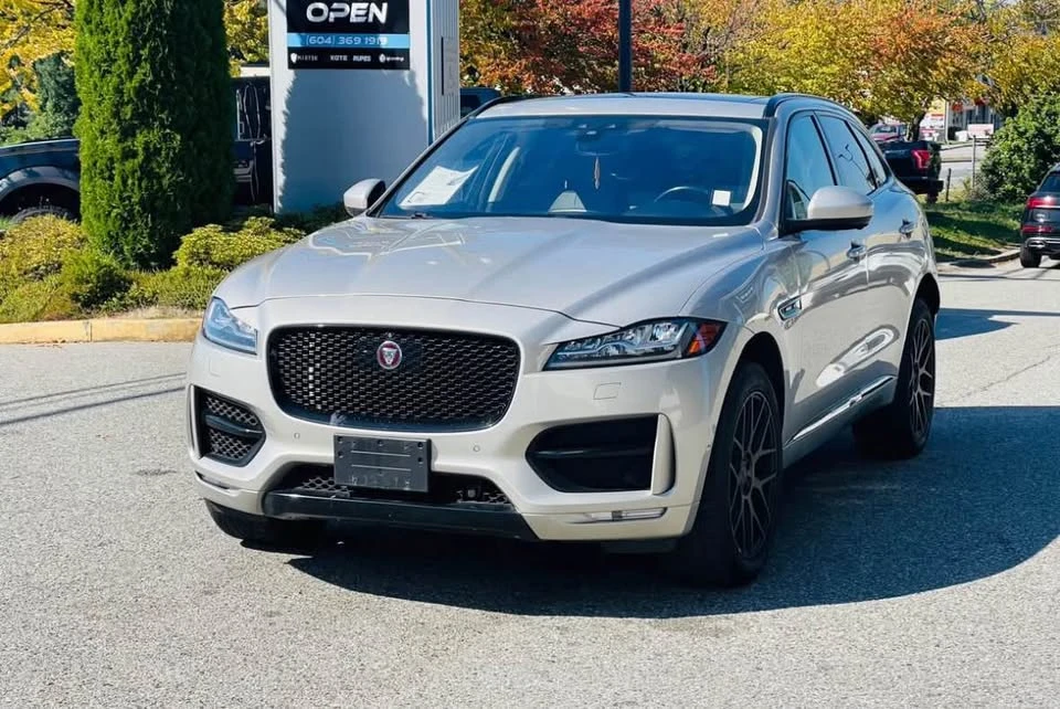 2017 Jaguar F-Pace - Image 2 of 12