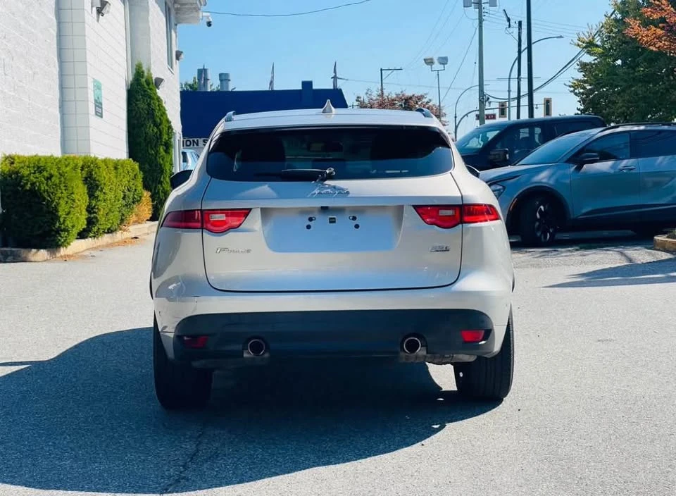 2017 Jaguar F-Pace - Image 8 of 12