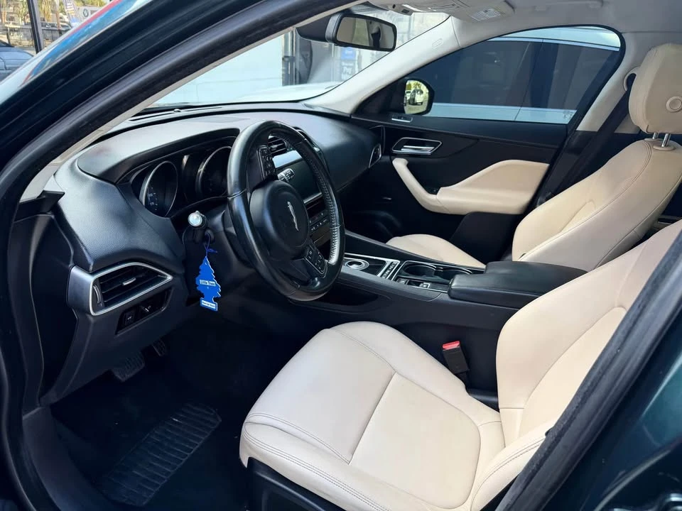 2017 Jaguar F-Pace - Image 5 of 8