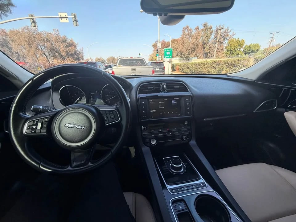 2017 Jaguar F-Pace - Image 7 of 8