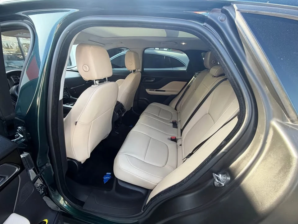 2017 Jaguar F-Pace - Image 6 of 8
