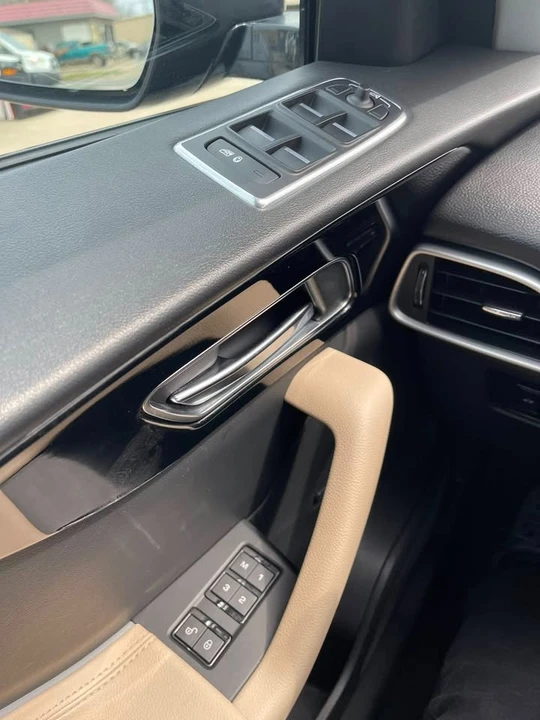2017 Jaguar F-Pace - Image 14 of 20