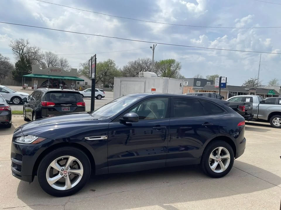 2017 Jaguar F-Pace - Image 3 of 20