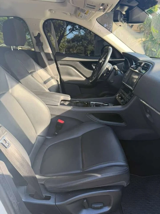 2017 Jaguar F-Pace - Image 14 of 20