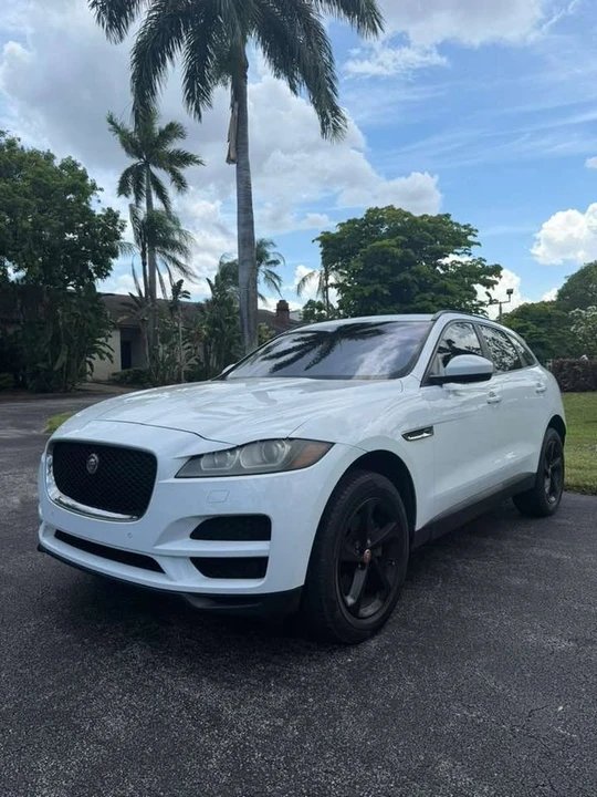 2017 Jaguar F-Pace - Image 2 of 20