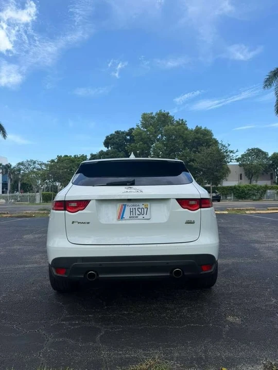 2017 Jaguar F-Pace - Image 5 of 20