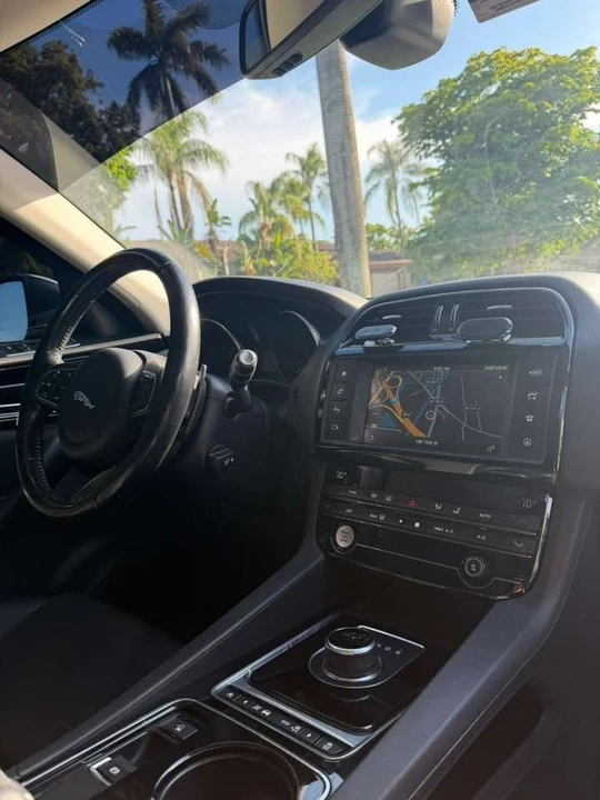 2017 Jaguar F-Pace - Image 9 of 20