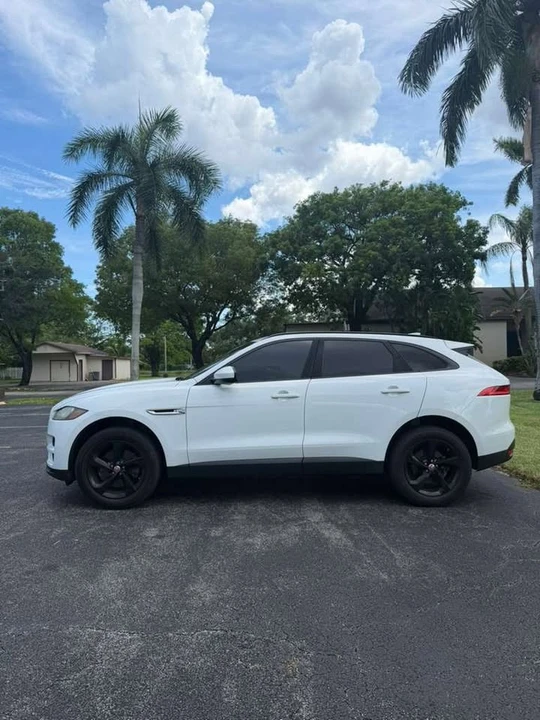 2017 Jaguar F-Pace - Image 3 of 20