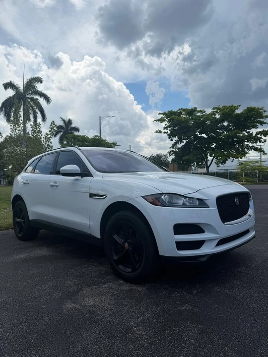 2017 Jaguar F-Pace - Image 8 of 20