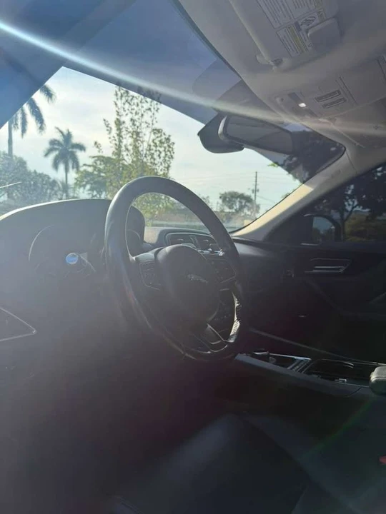 2017 Jaguar F-Pace - Image 11 of 20
