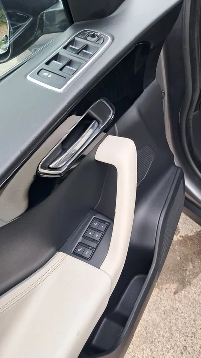 2017 Jaguar F-Pace - Image 10 of 14
