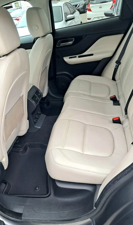 2017 Jaguar F-Pace - Image 8 of 14