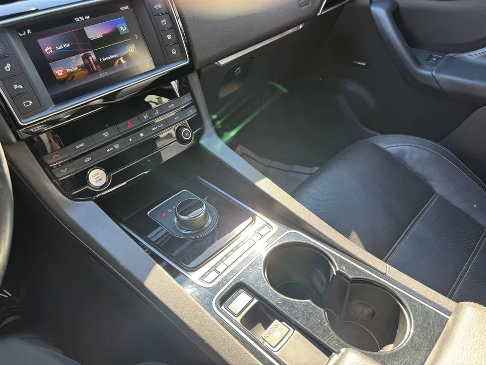 2017 Jaguar F-Pace - Image 10 of 10