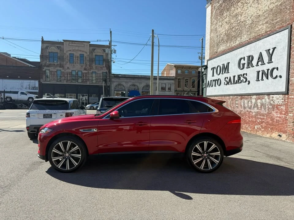 2017 Jaguar F-Pace - Image 4 of 10