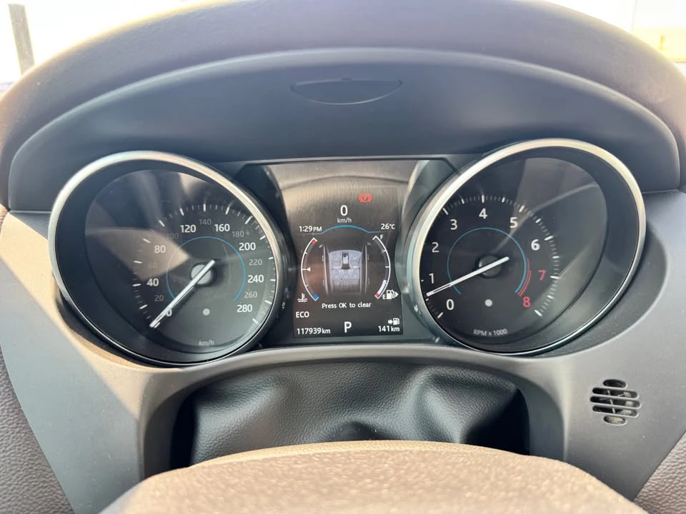 2017 Jaguar F-Pace - Image 7 of 10