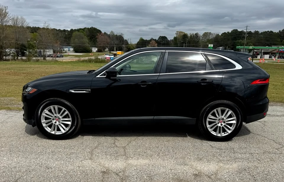2017 Jaguar F-Pace - Image 8 of 20