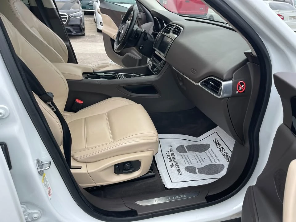 2017 Jaguar F-Pace - Image 11 of 20