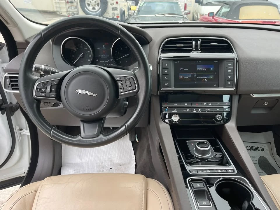 2017 Jaguar F-Pace - Image 7 of 20