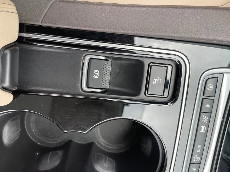 2017 Jaguar F-Pace - Image 16 of 20