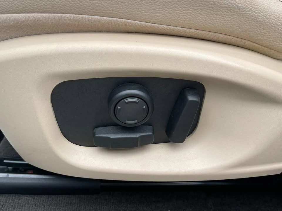 2017 Jaguar F-Pace - Image 13 of 20
