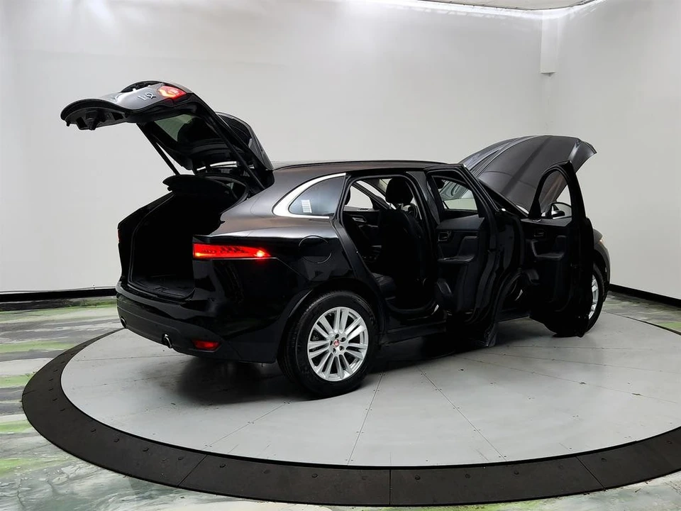 2017 Jaguar F-Pace - Image 11 of 12