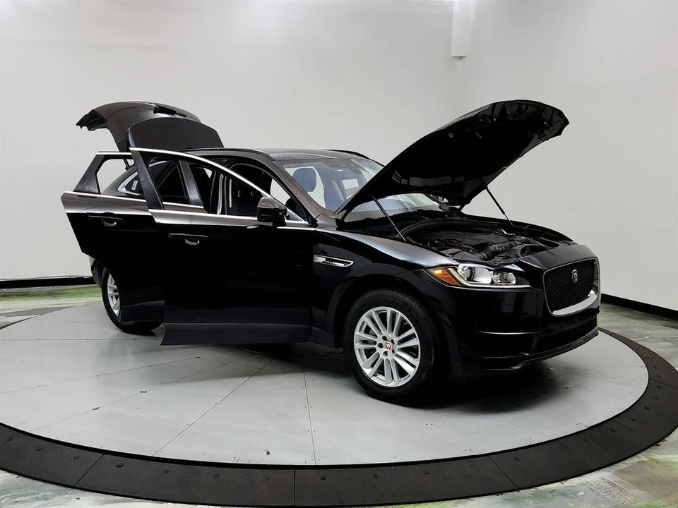 2017 Jaguar F-Pace - Image 10 of 12
